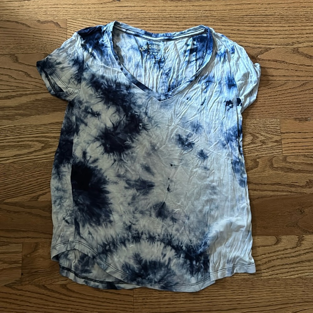 Like new V-neck t-shirt.